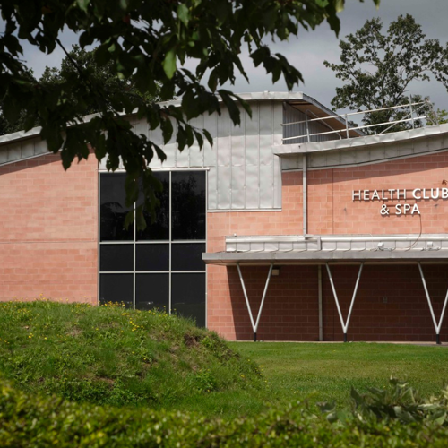 <p>HEALTH CLUB & SPA ENTRANCE</p>