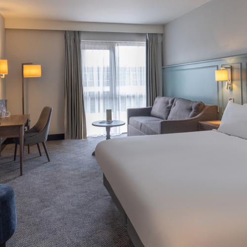 <p>DELUXE FAMILY </p>