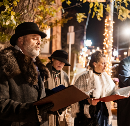 <strong>Christmas Carols in the Stableyard</strong>